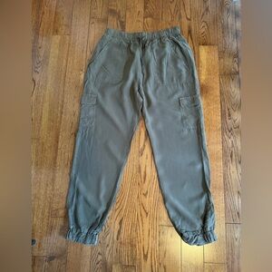 Thread & supply cargo jogger in olive green